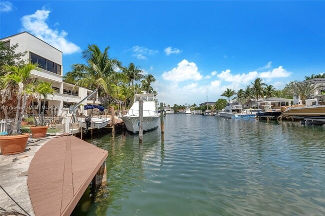 695 Bella Vista Ave in Coral Gables, FL - Building Photo - Building Photo