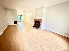 1 Horizon Dr in Norwalk, CT - Building Photo - Building Photo
