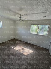 728 W 15th St in Newton, KS - Building Photo - Building Photo