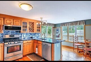 103 Walnut St in Mansfield, MA - Building Photo - Building Photo