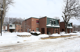 Sheldon Oak II Coop in Hartford, CT - Building Photo - Building Photo