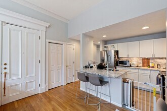 7 Dwight St, Unit 2 in Boston, MA - Foto de edificio - Building Photo