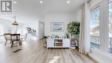 142 Patterson Rd in Barrie, ON - Building Photo - Building Photo