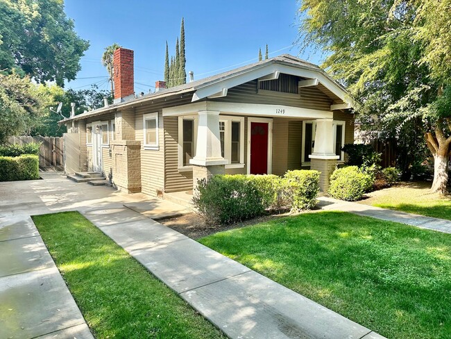1249 N Harrison Ave in Fresno, CA - Building Photo - Building Photo