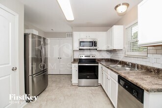 1104 Waterlyn Dr in Greensboro, NC - Building Photo - Building Photo