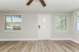 10701 105th St in Largo, FL - Building Photo - Building Photo