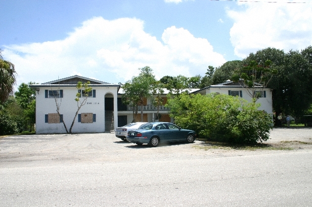 2148 Dora St in Ft. Myers, FL - Building Photo