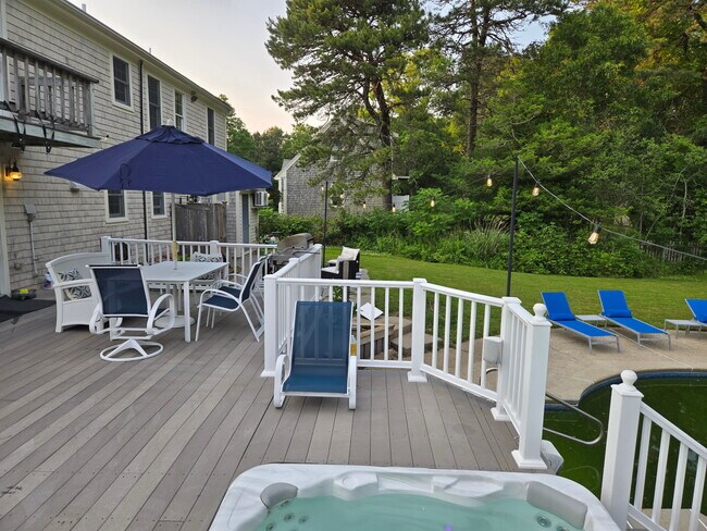 56 Braley Jenkins Rd in Barnstable, MA - Building Photo - Building Photo