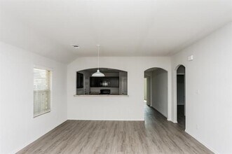 3911 Job Dr in Ennis, TX - Building Photo - Building Photo