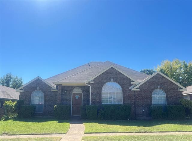 property at 4413 Monte Vista Ln
