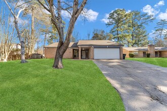 3353 Knob Oaks Dr in Huntsville, TX - Building Photo - Building Photo