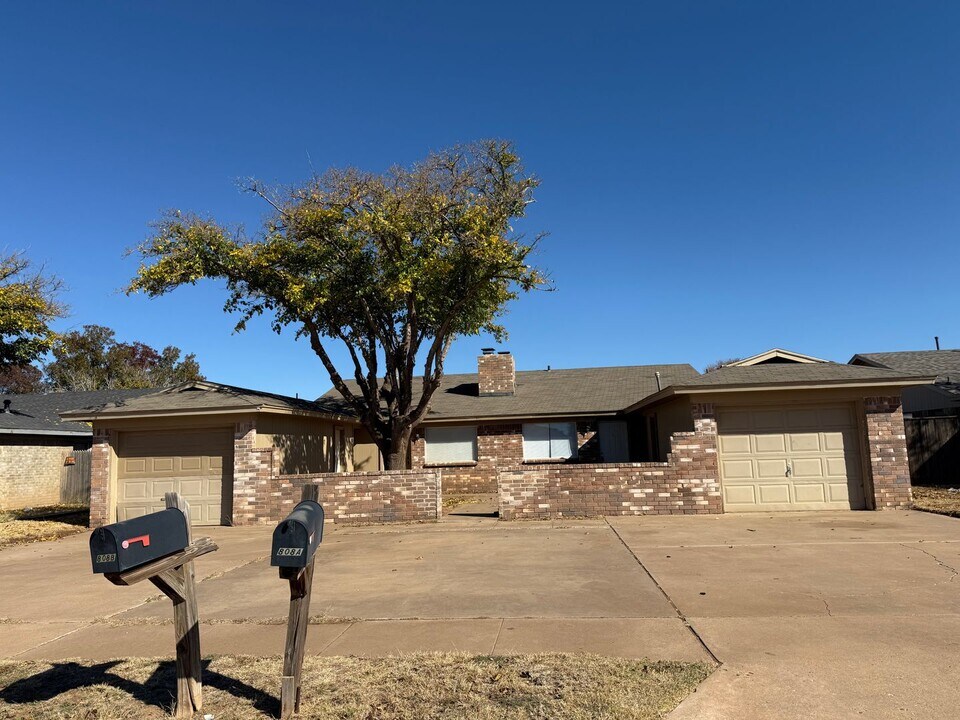 808 N Elkhart Ave in Lubbock, TX - Building Photo