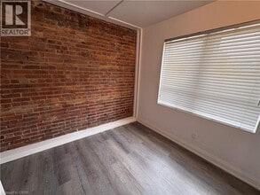 83 Gibson Ave in Hamilton, ON - Building Photo - Building Photo