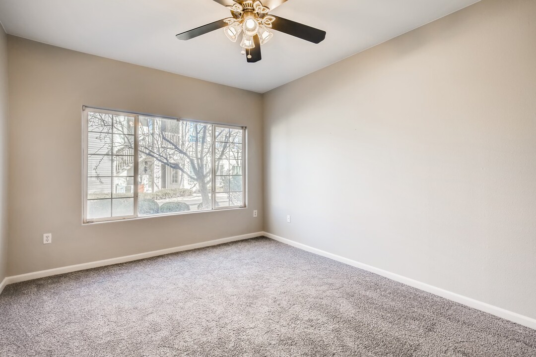 5447 South Dover Street in Littleton, CO - Building Photo