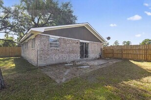 7922 Coolgrove Dr in Houston, TX - Building Photo