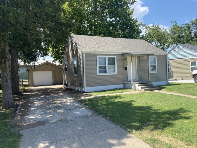 property at 812 Hancock