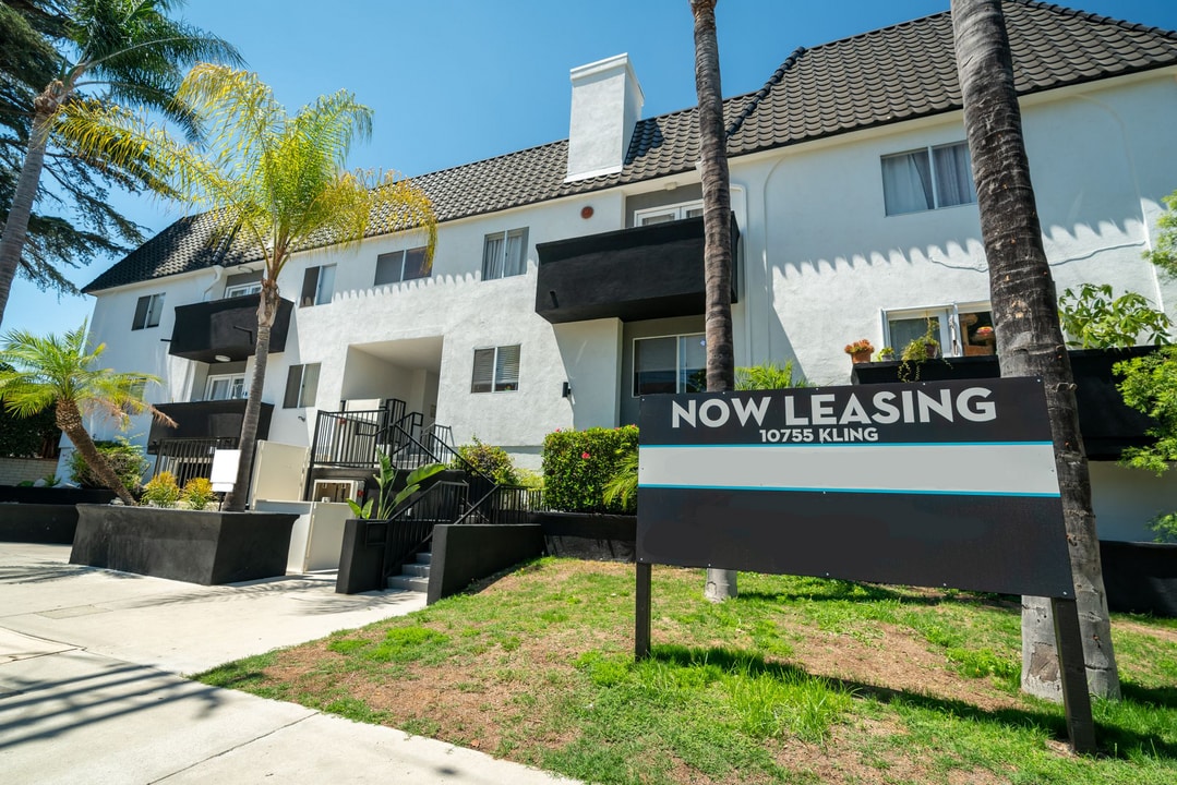 10755 Kling Street in North Hollywood, CA - Building Photo