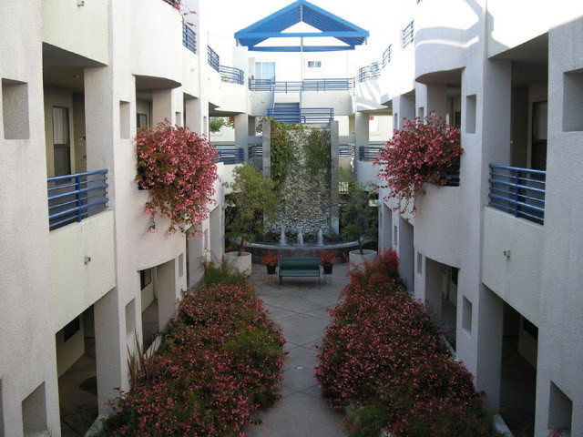 West Beach Place in Los Angeles, CA - Foto de edificio