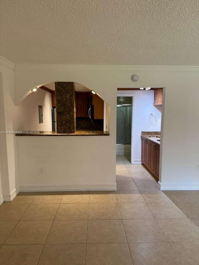 7000 NW 186th St in Hialeah, FL - Building Photo - Building Photo