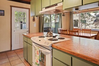7 Grizzly Ln in Bend, OR - Building Photo - Building Photo
