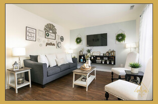 Colonial Townhouse Apartments
