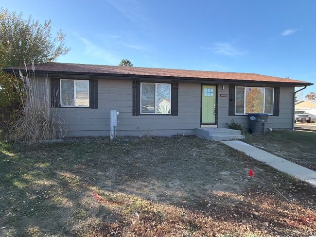 8401 Peakview Dr in Fort Collins, CO - Building Photo - Building Photo