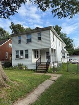 6715 Theota Ave in Parma, OH - Building Photo