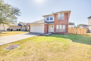 20003 Rustic Lake Ln in Cypress, TX - Building Photo