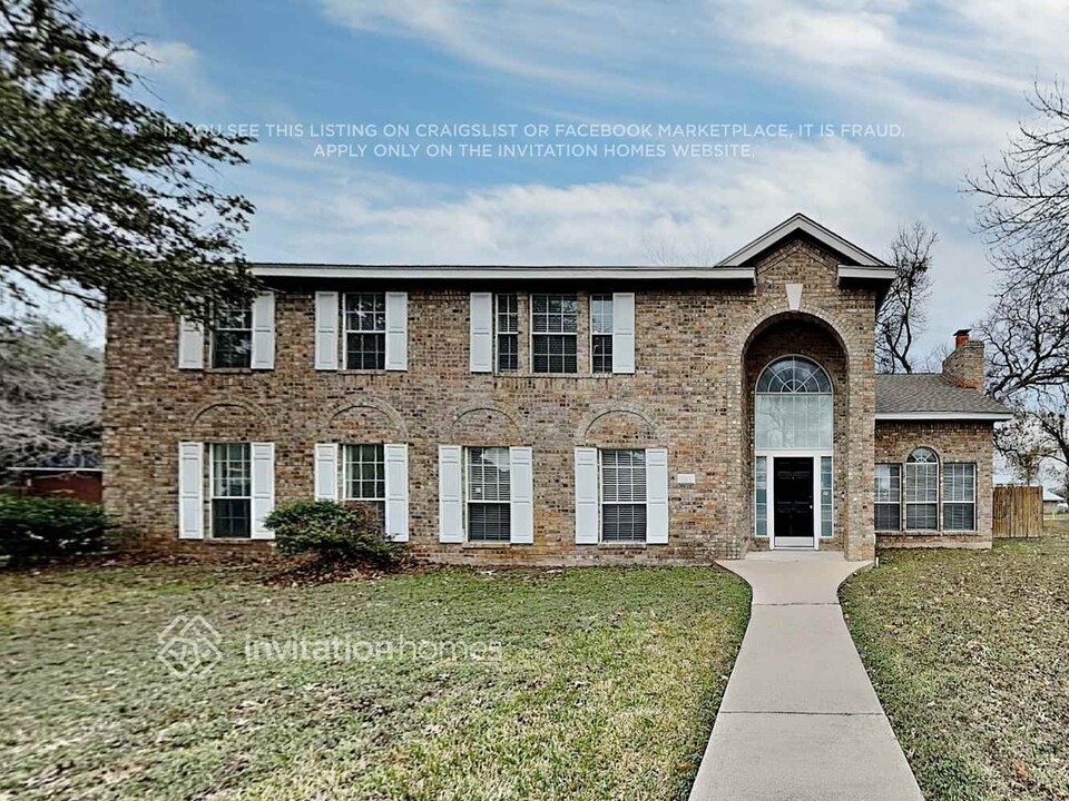 1001 Apache Oaks Dr in Round Rock, TX - Building Photo