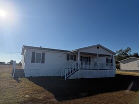 1131 Straight St in Soperton, GA - Building Photo