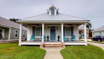 612 Allendale Ave in Gulfport, MS - Building Photo
