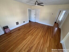236 Cypress St, Unit 2 in Brookline, MA - Building Photo - Building Photo