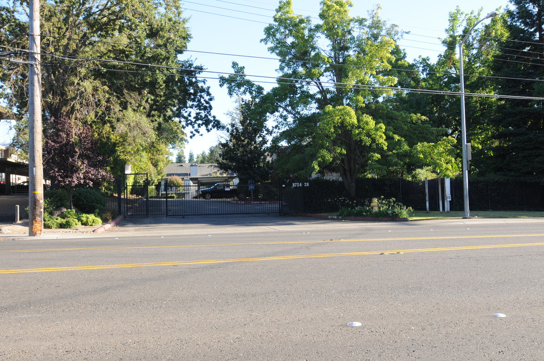 Oakside in Carmichael, CA - Building Photo