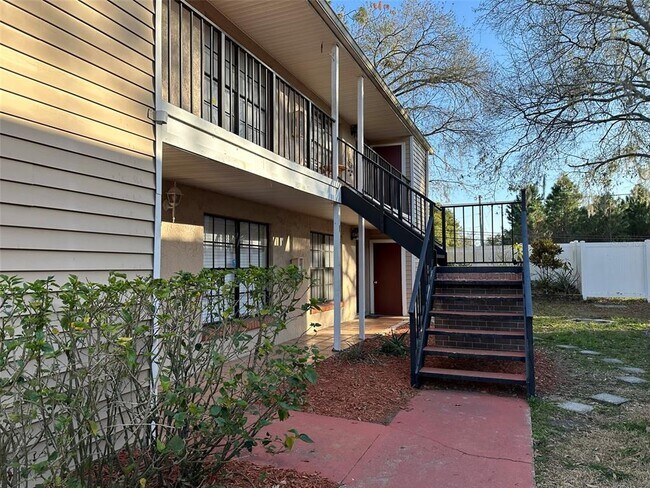 21038 Voyager Blvd in Land O Lakes, FL - Building Photo - Building Photo