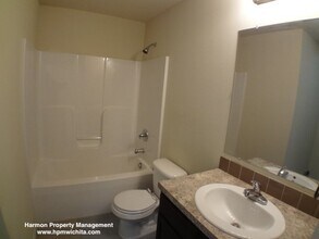 2362 N Garland Ave in Wichita, KS - Building Photo - Building Photo