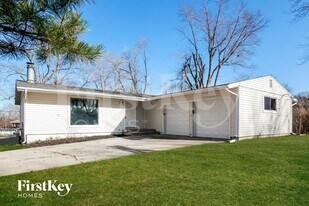 703 Hamblen Rd in Greenwood, MO - Building Photo