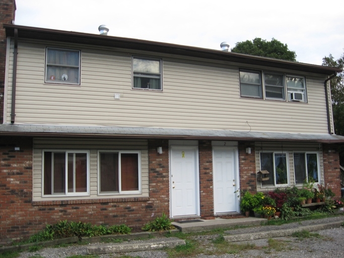 154 Kingston Ave in Wurtsboro, NY - Foto de edificio