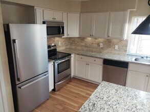 2101 Deerfield Dr in Carrollton, TX - Building Photo - Building Photo