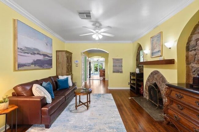 property at 614 SE 5th Ct