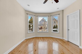 3056 N Drake Ave in Chicago, IL - Building Photo - Building Photo