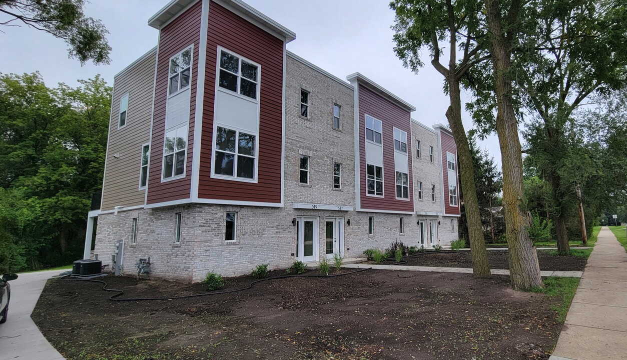 513 N Tratt St, Unit 513 in Whitewater, WI - Foto de edificio