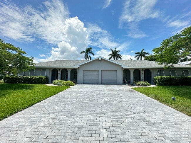 6401 NE 7th Ave in Boca Raton, FL - Building Photo - Building Photo