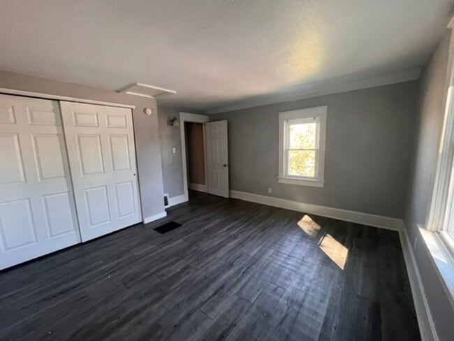 1342 18th Ave in East Moline, IL - Building Photo - Building Photo