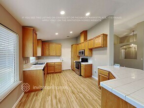 1013 Bay Shore Dr in Galt, CA - Foto de edificio - Building Photo