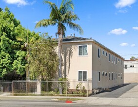 1613 Hillhurst Ave in Los Angeles, CA - Building Photo - Building Photo