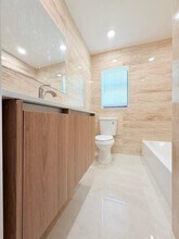 53 NE 16th Pl in Fort Lauderdale, FL - Building Photo - Building Photo