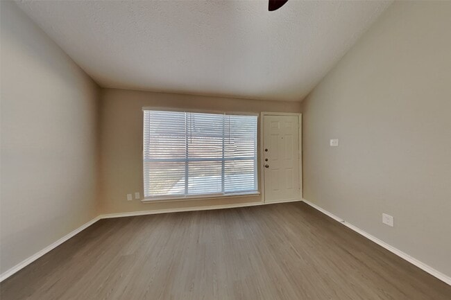 2007 Barronett Bend in Sugar Land, TX - Building Photo - Building Photo