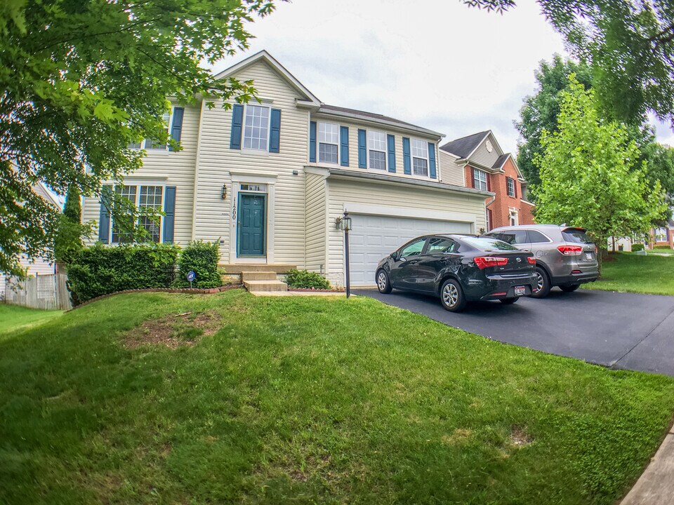 11200 Cool Breeze Pl in Germantown, MD - Building Photo