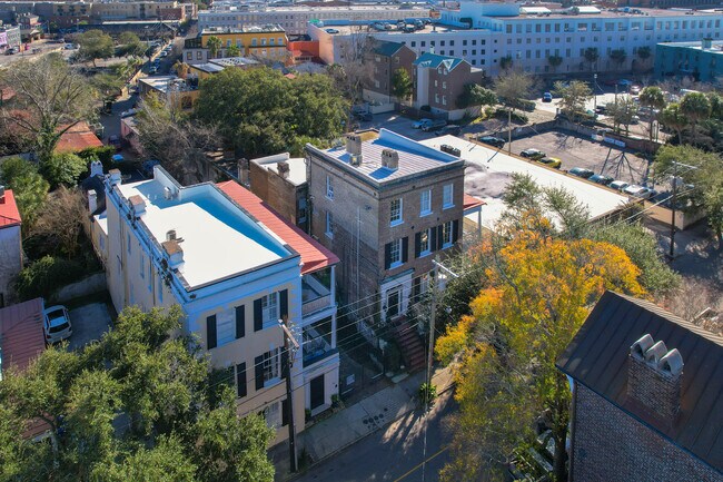 55 Hasell St in Charleston, SC - Foto de edificio - Building Photo