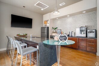 Encore 281 Apartments in San Antonio, TX - Building Photo - Building Photo